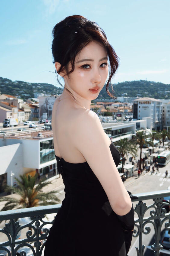 Cannes you handle this?💋 Cannes you handle this?💋